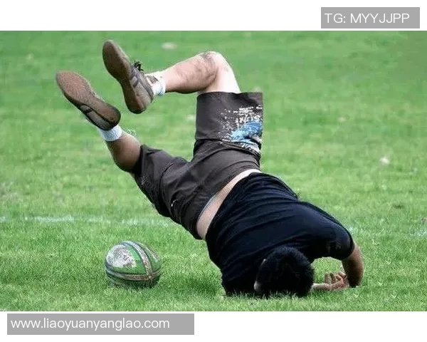 足球明星搞笑瞬间高清图片大集合让你捧腹大笑的精彩瞬间