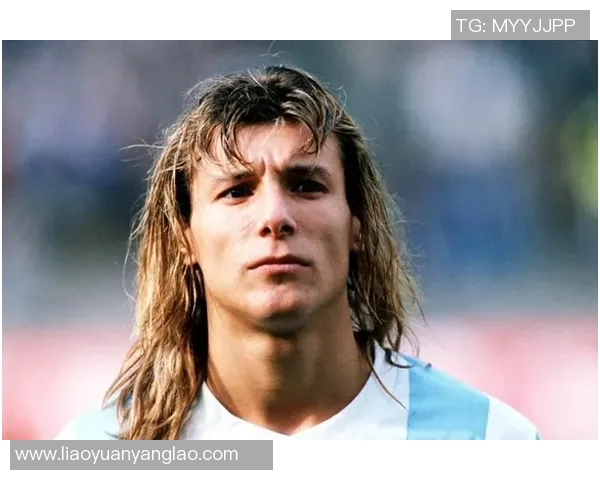 足球明星常见发型解析与时尚潮流影响探讨